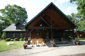 Log Home Caulking and Staining