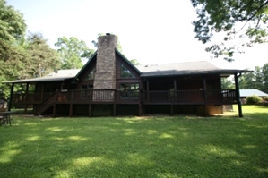 Log Home Caulking and Staining