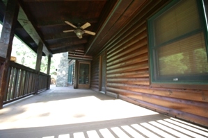 Log Home Caulking and Staining