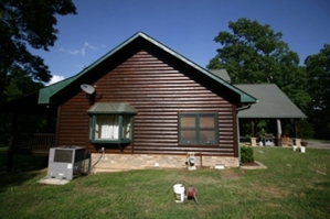 Log Home Caulking and Staining