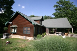 Log Home Caulking and Staining