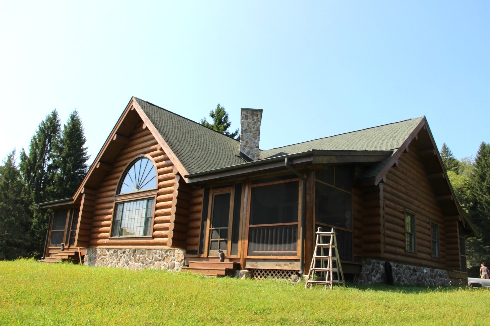 Log Home Caulking and Sealing